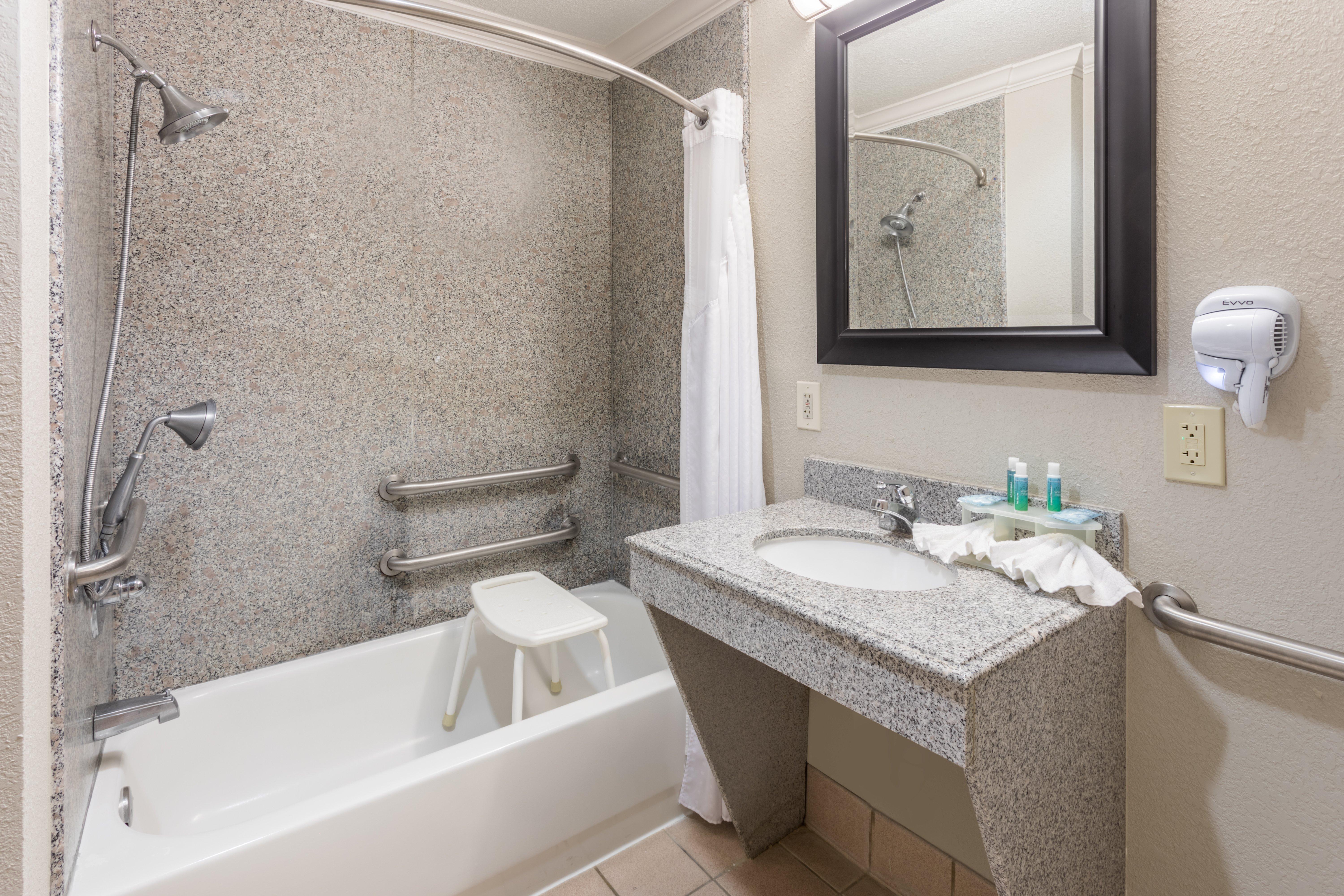 Holiday Inn Express Hotel And Suites Lake Charles By Ihg Exterior photo