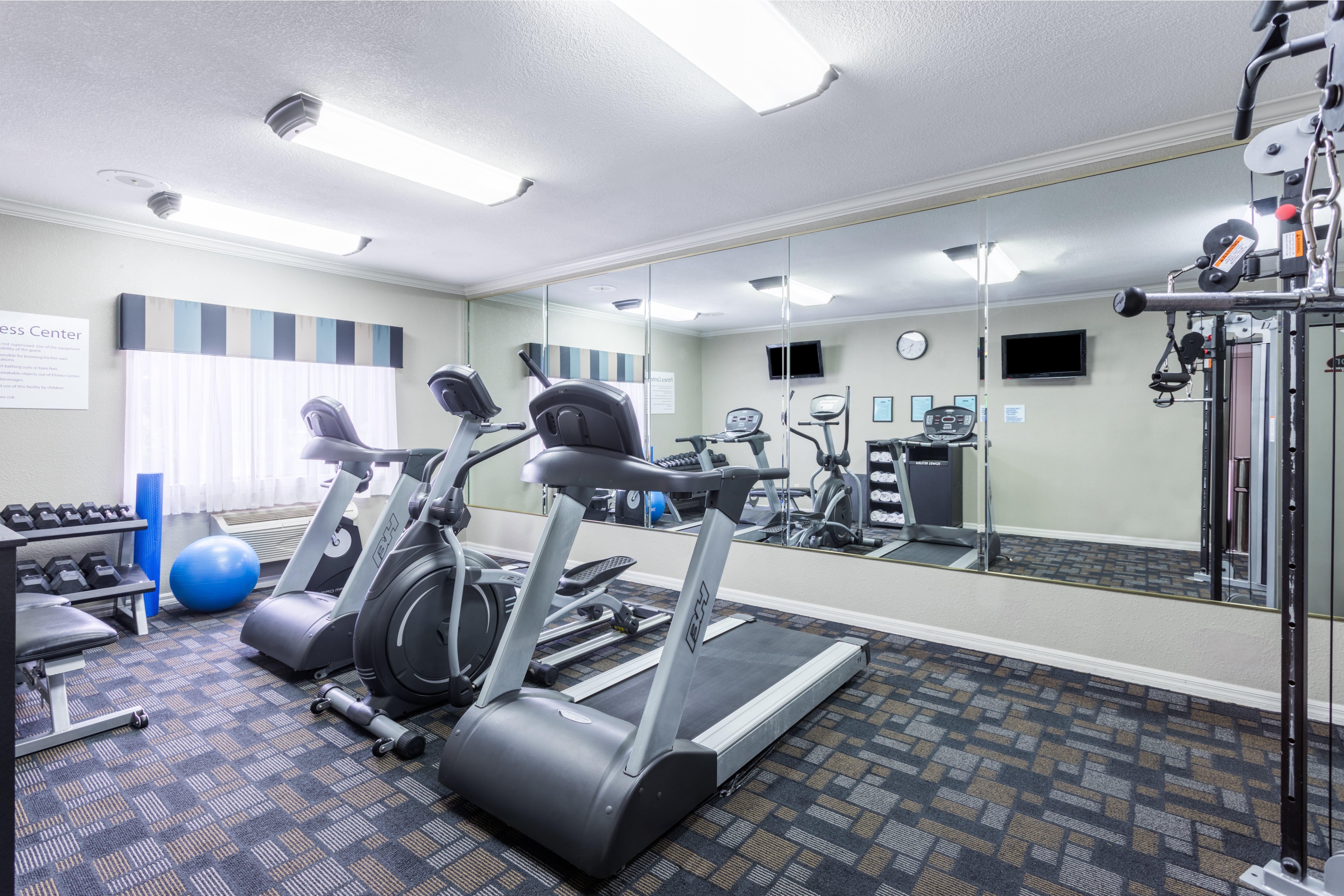 Holiday Inn Express Hotel And Suites Lake Charles By Ihg Exterior photo