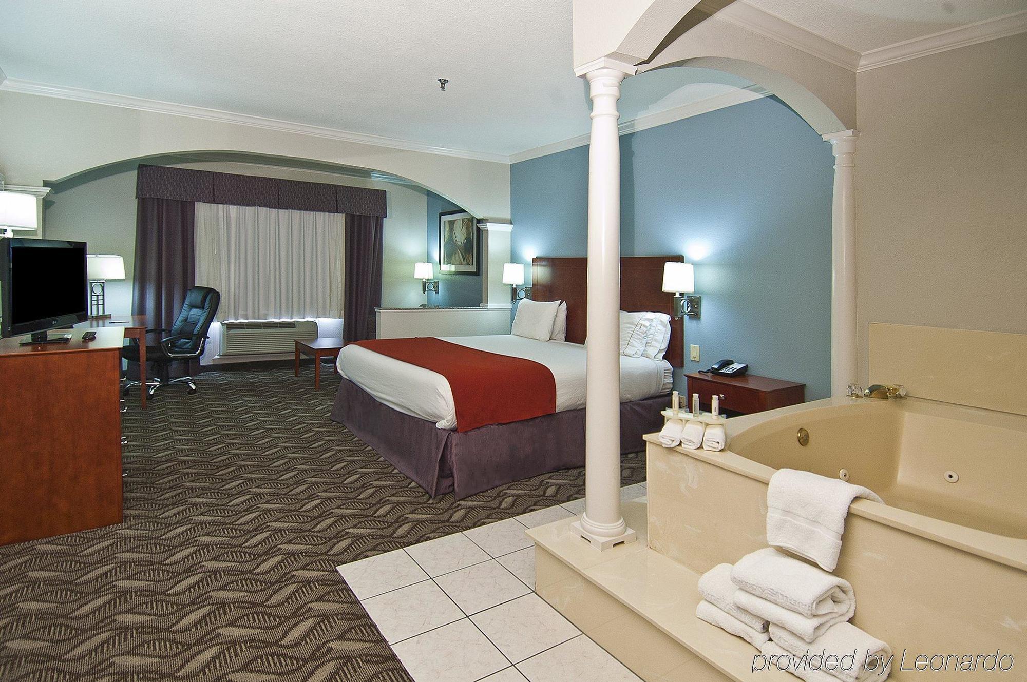 Holiday Inn Express Hotel And Suites Lake Charles By Ihg Exterior photo